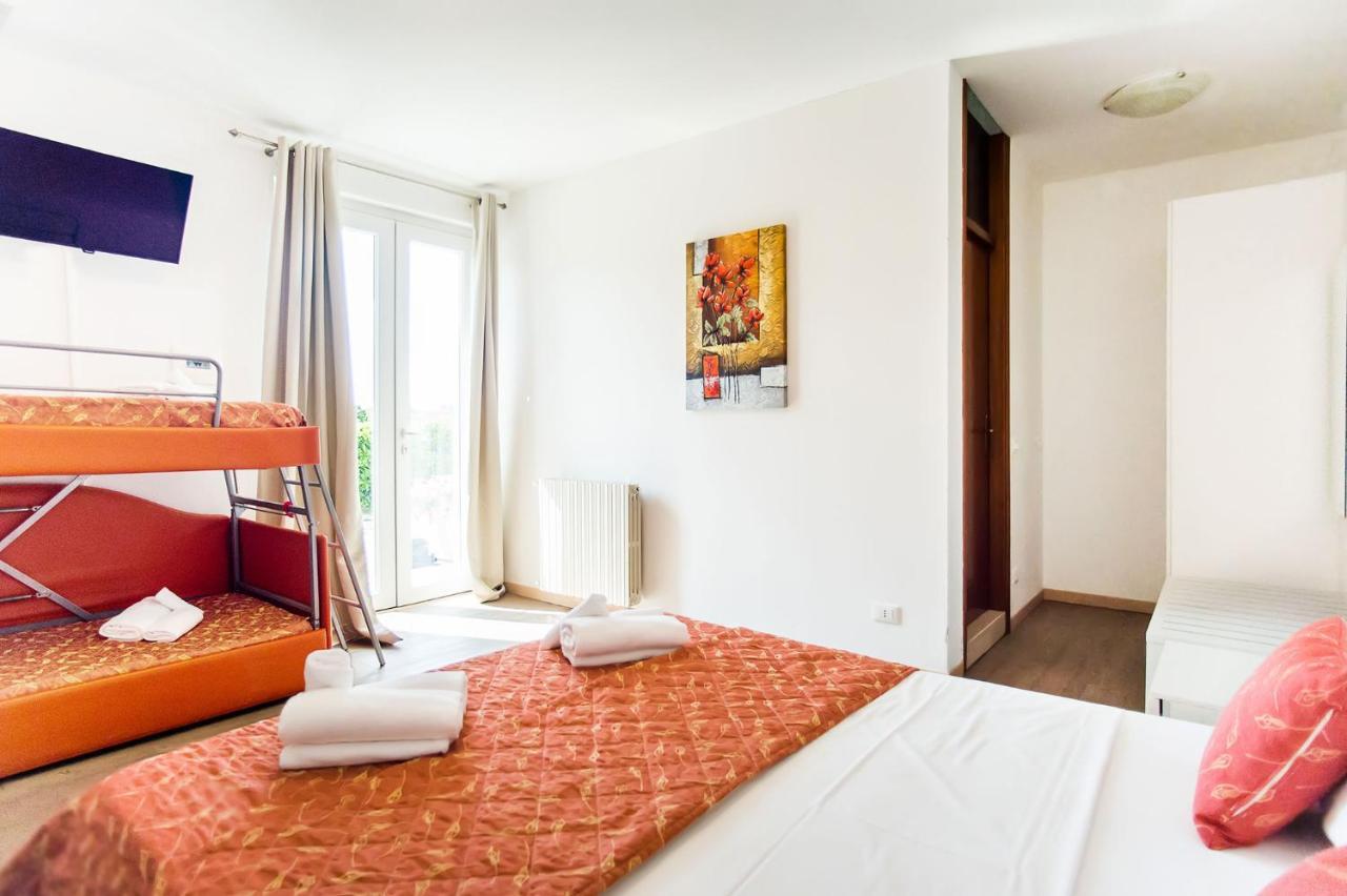 Hotel Il Castello ポッツォレンゴ エクステリア 写真