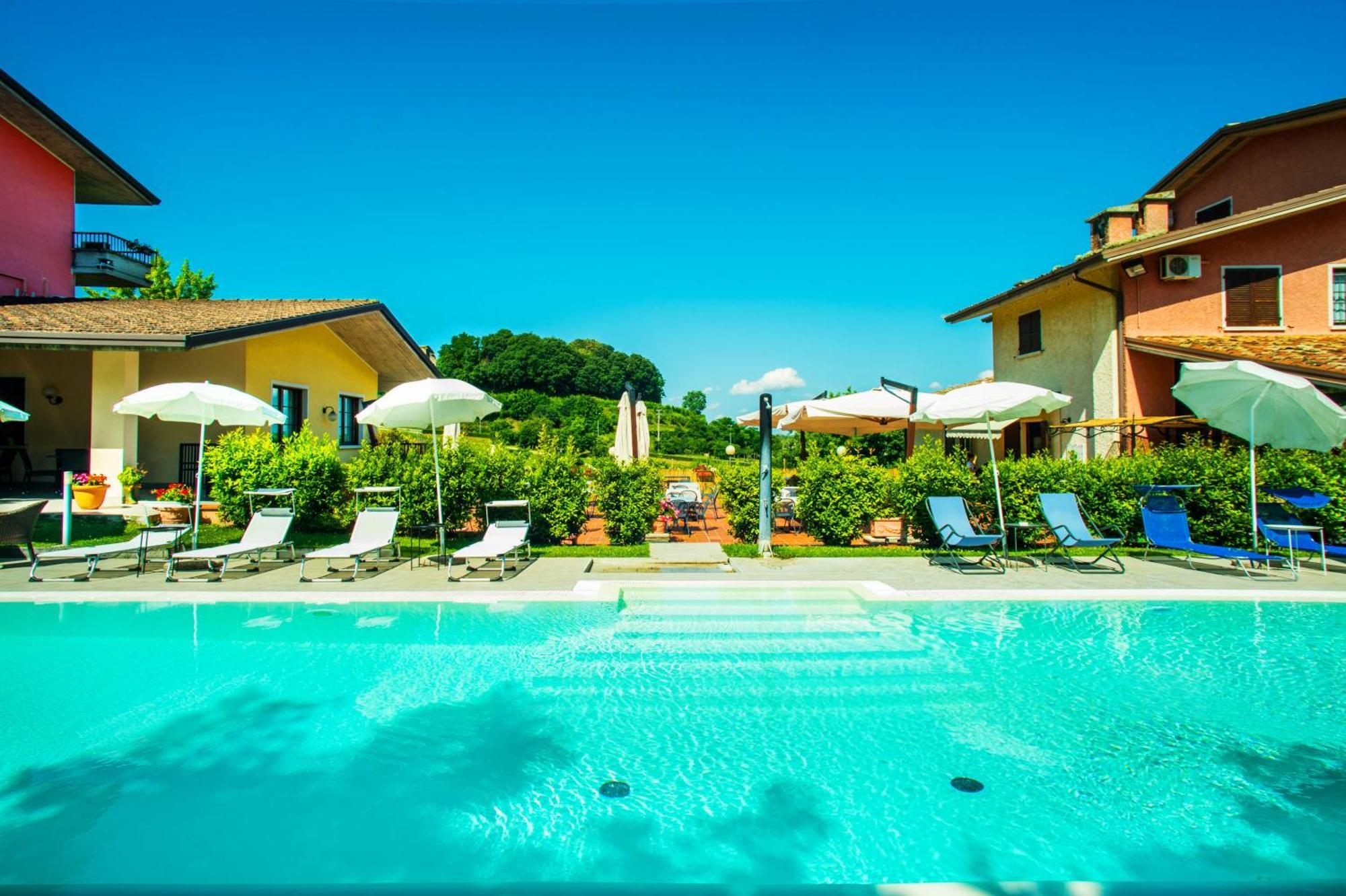 Hotel Il Castello ポッツォレンゴ エクステリア 写真